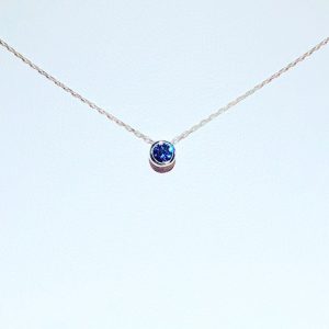 DEVASHRII JEWEL • 廸瓦許輕珠寶 - 0.13克拉單顆 sapphire 藍寶石裸感鎖骨鍊 | 日本製輕珠寶